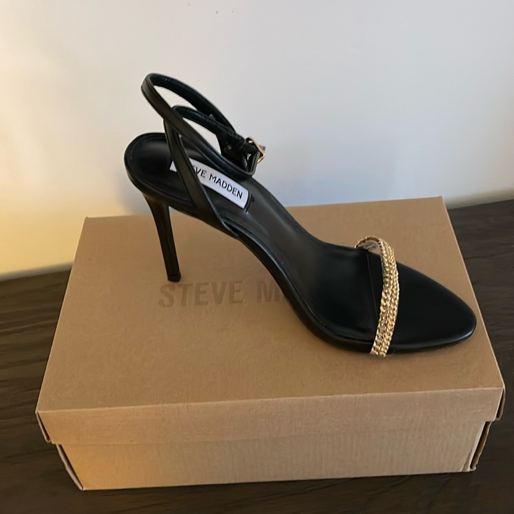 Steve Madden size 8.5 never worn black heels!